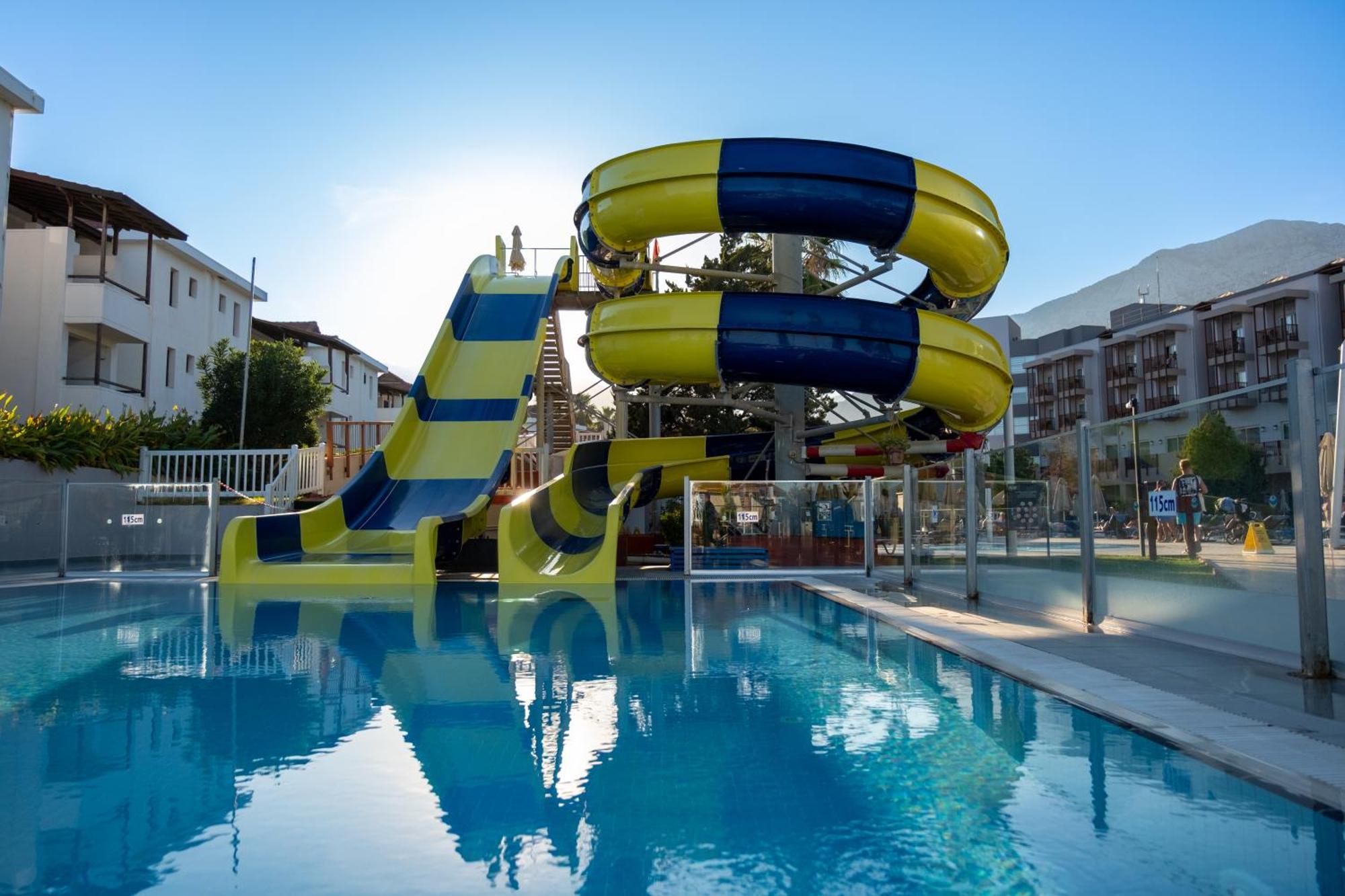 Aqi Hydros Club Hotel